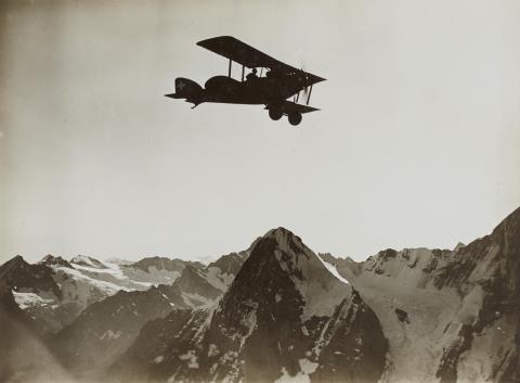 Walter Mittelholzer - Flugzeug über dem Eiger
