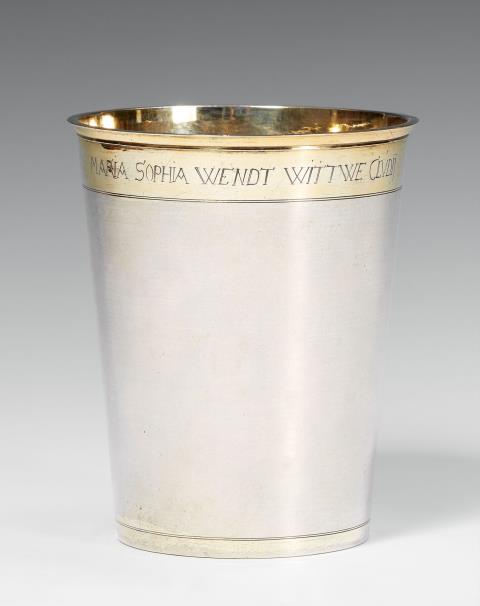 August Hosse - A Halle parcel gilt silver beaker. Marks of August Hosse, ca. 1700.