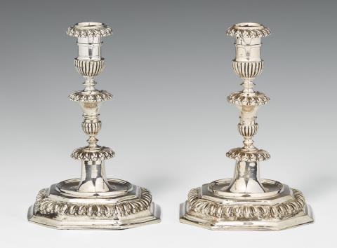 David Thisson d. Ä. - An early pair of Frankfurt silver candlesticks. Marks of David Thisson, ca. 1700.