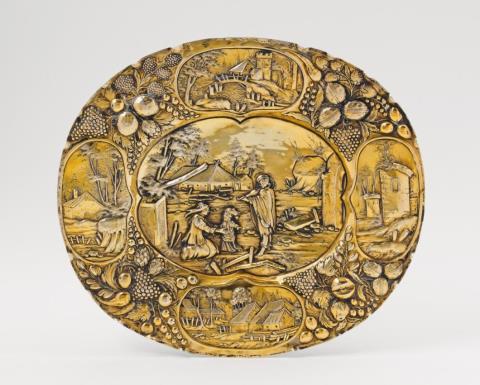 Abraham II Warnberger - An Augsburg silver gilt sideboard dish