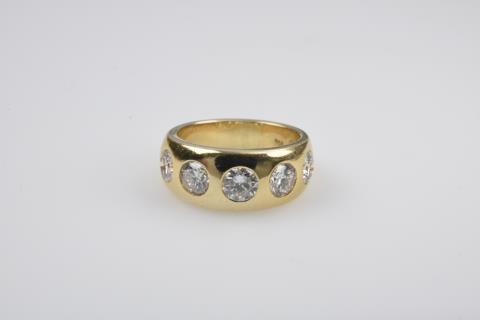 Juwelier Wilm - An 18k gold and diamond ring