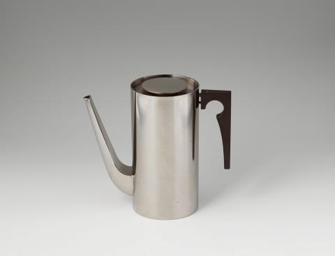 Arne Jacobsen - A polished steel coffee pot "cylinda-line"