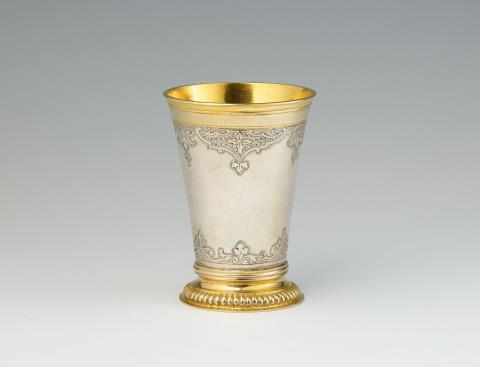 Friedrich Bierfreund - A Nuremberg Régence parcel gilt silver beaker
