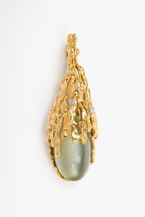  Grima - A gold and moonstone pendant