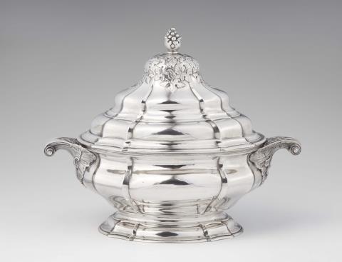 Abraham Christian Rotermann - An important Reval silver tureen and cover