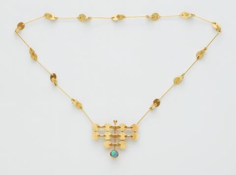 Benedikt Förster-Heyne - An 18k gold opal necklace