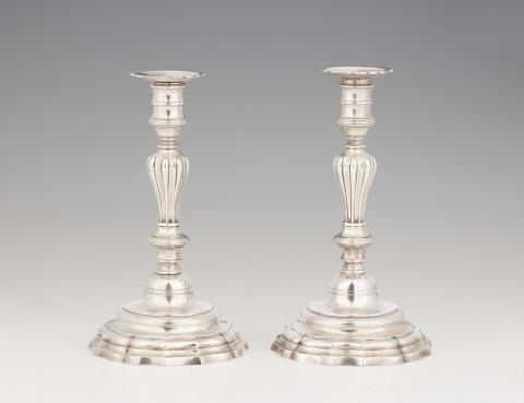 Johann Heinrich I Oertel - A pair of Strasbourg silver candlesticks