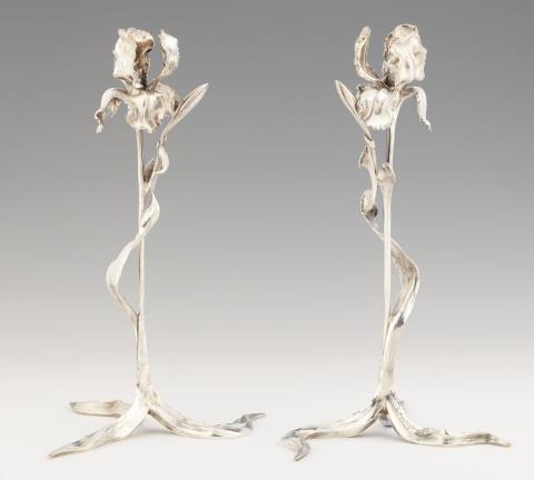 Léopold van Strydonck - A pair of silver-plated bronze lily lights