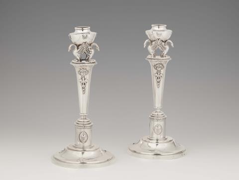 Johann Georg Christoph Neuss - A pair of Neoclassical Augsburg silver candlesticks