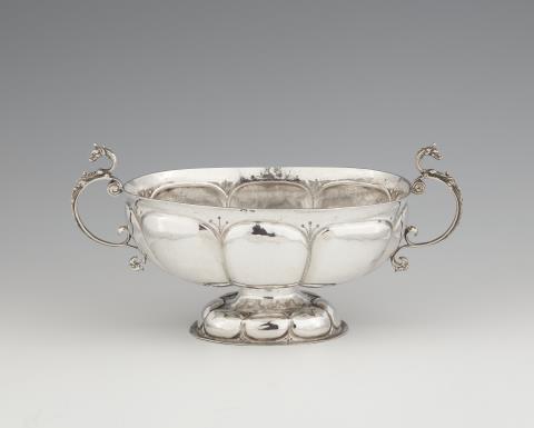 Jan Loesinck I - A large Emden silver brandy bowl