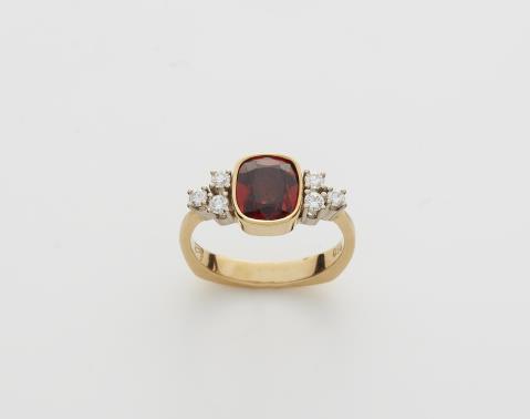 Irmela Grigo - Spessartit-Ring mit Diamanten