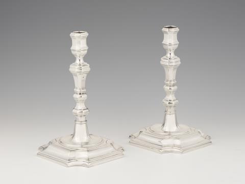 Johann Bernhart Renner - A pair of Hannover Baroque silver candlesticks