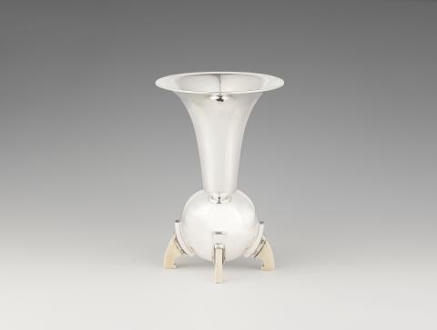  Bremer Werkstätten für Kunsthandwerkliche Silberarbeiten - A Bremen Art Deco silver vase