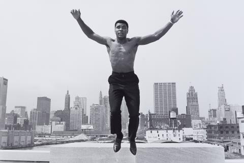 Thomas Höpker - Muhammad Ali (Ali jumping), Chicago